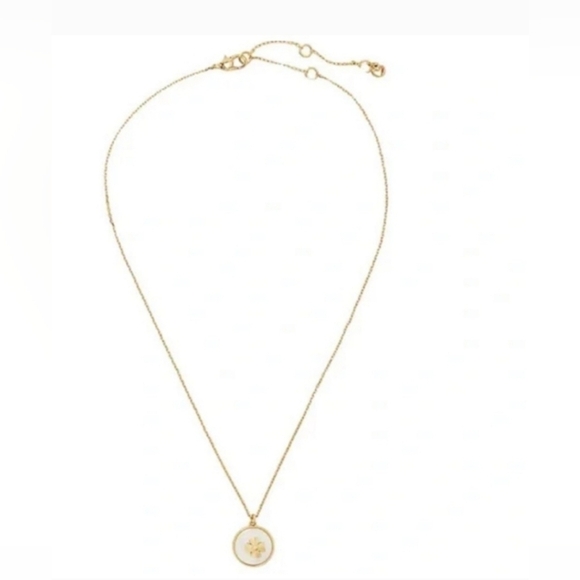 🔹️KATE SPADE 🔹️ New York Gold Clover Pearl on pearls Necklace - Picture 2 of 6